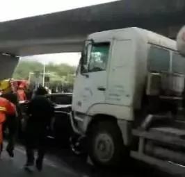 卡車(chē)貨運(yùn)最重要的是安全